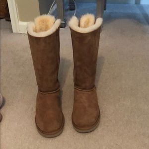 New never worn ugg boots